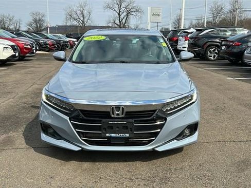 Used 2021 Jeep Wrangler Unlimited Sahara image 2