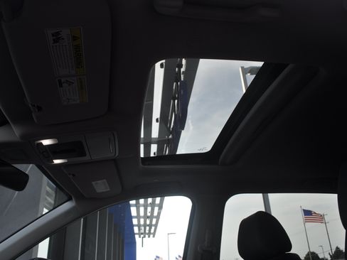 Used 2024 Honda CR-V EX-L image 19