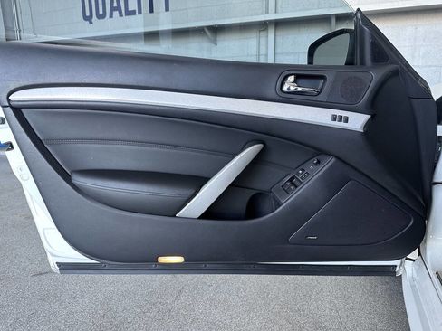 Used 2009 INFINITI G37 Journey w/ Premium Pkg image 13