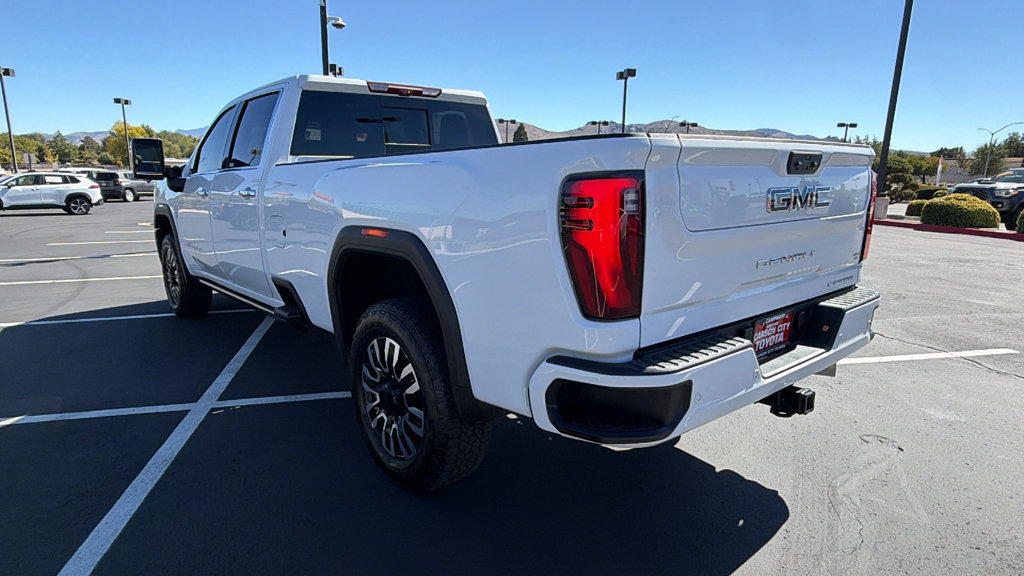 Used 2025 GMC Sierra 3500 Denali Ultimate AWD/4WD image 5