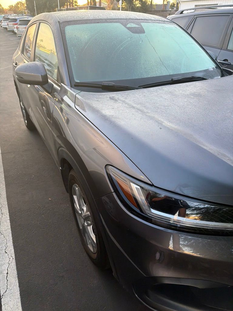 Used 2024 Honda HR-V LX image 3