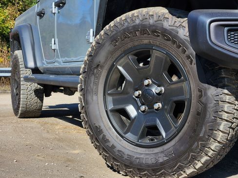 Used 2022 Jeep Gladiator Mojave image 20