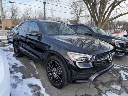 Used 2022 Mercedes-Benz GLC 300 image 2