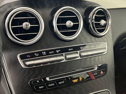 Certified 2019 Mercedes-Benz GLC 43 AMG 4MATIC image 30