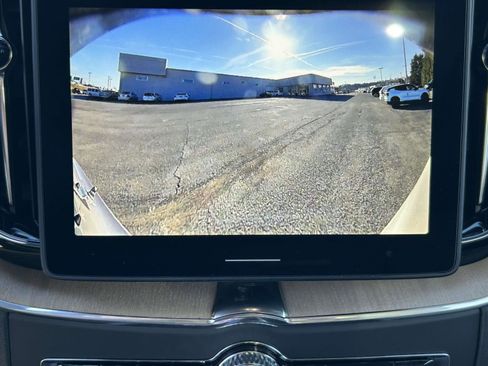 New 2026 Volvo XC60 T8 Plus w/ Protection Package Premier AWD/4WD image 32