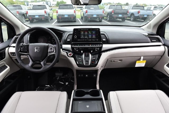 New 2027 Honda Odyssey Touring image 7