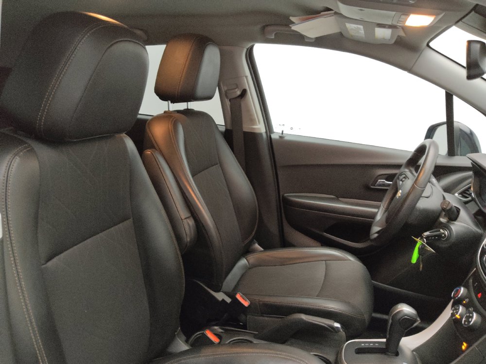 Used 2021 Chevrolet Trax LT AWD/4WD image 21