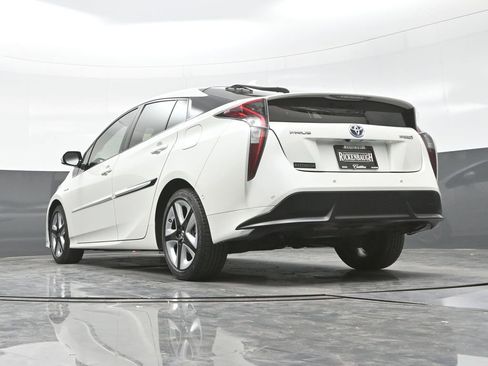 Used 2017 Toyota Prius Four Touring w/ Premium Convenience Package image 23