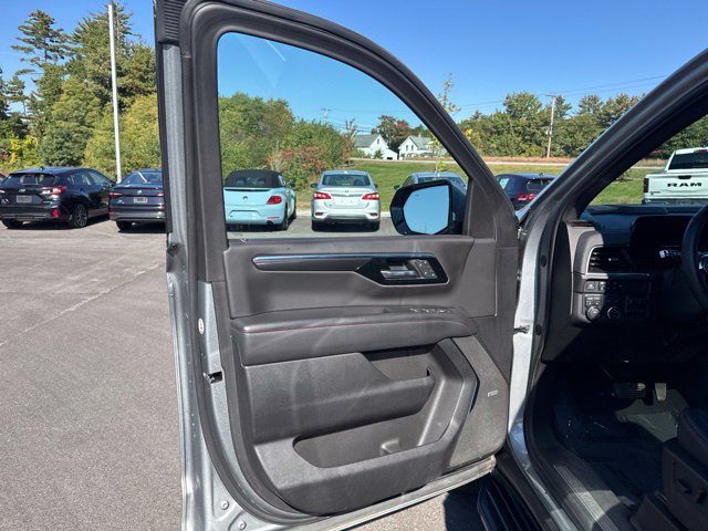 Used 2025 Chevrolet Tahoe RST w/ Comfort Package AWD/4WD image 18