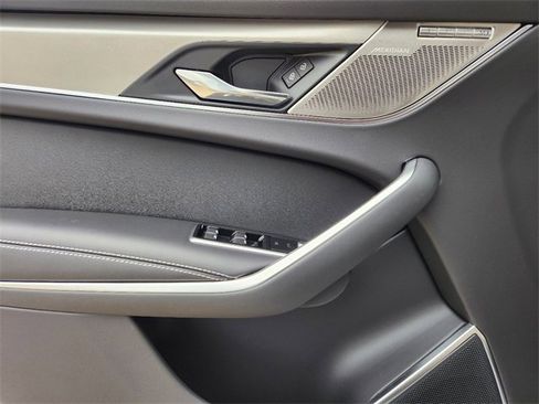 Used 2025 Jaguar F-PACE R-Dynamic S image 17