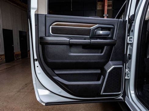 Used 2023 RAM 3500 Laramie image 37