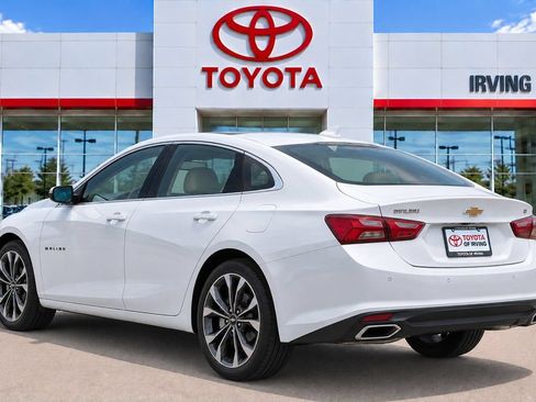 Used 2024 Chevrolet Malibu LT FWD image 2