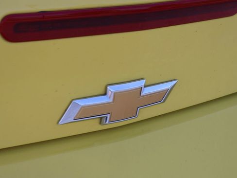 Used 2017 Chevrolet Camaro LT RWD image 15