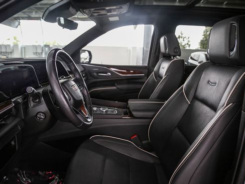 Used 2022 Cadillac Escalade Premium Luxury RWD image 19