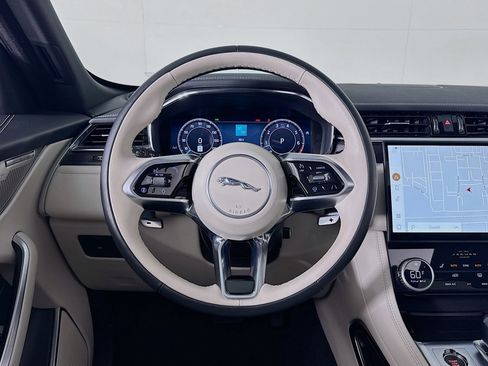 Used 2025 Jaguar F-PACE R-Dynamic S image 4