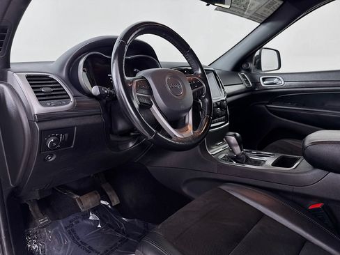 Used 2021 Jeep Grand Cherokee Laredo X AWD/4WD image 9