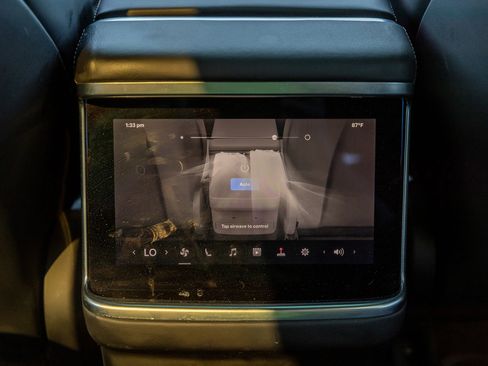 Used 2022 Tesla Model X AWD/4WD image 24