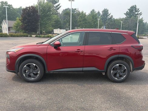 Used 2025 Nissan Rogue SV FWD image 4