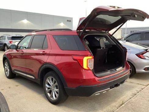 Used 2023 Ford Explorer XLT w/ Equipment Group 202A AWD/4WD image 12
