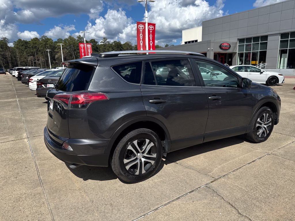 Used 2016 Toyota RAV4 LE FWD image 8