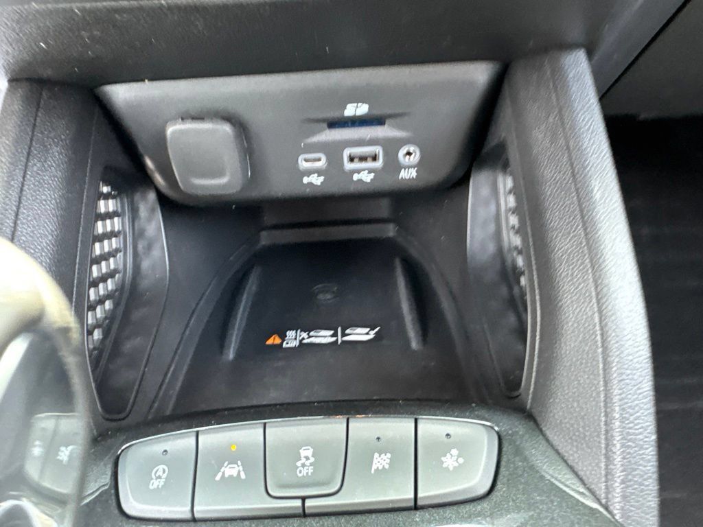 Used 2021 Chevrolet TrailBlazer ACTIV w/ Technology Package FWD image 43
