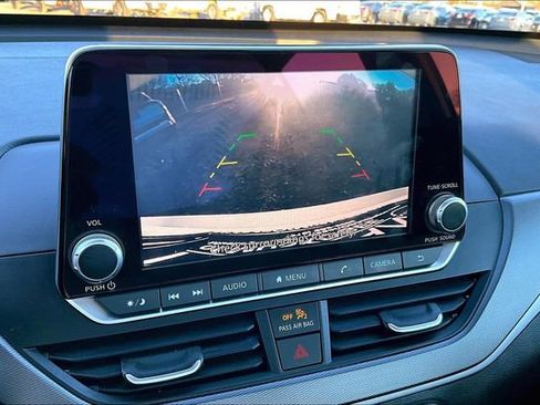 Used 2024 Nissan Altima 2.5 SR image 13