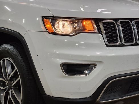 Used 2019 Jeep Grand Cherokee Limited image 13