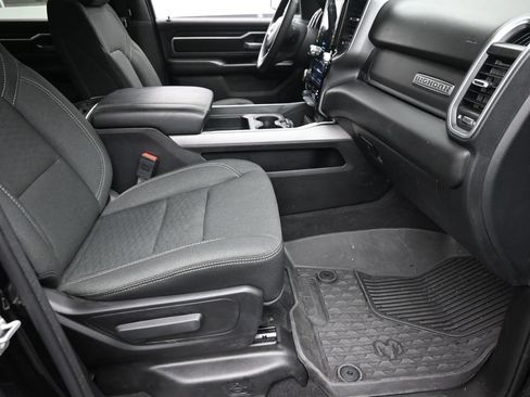 Used 2025 RAM 1500 Big Horn AWD/4WD image 9