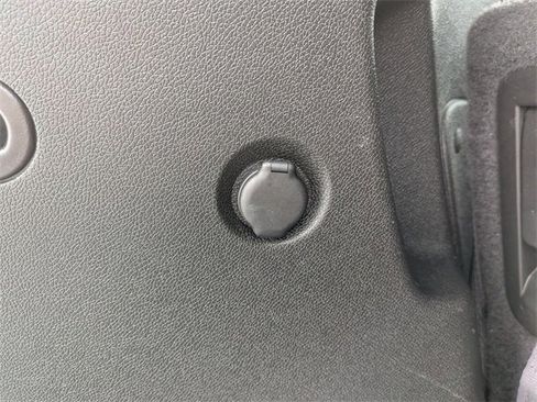 Used 2017 Chevrolet Traverse LT image 26