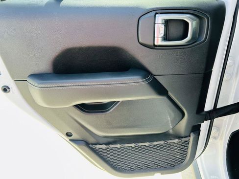 Used 2021 Jeep Wrangler Unlimited Rubicon w/ Uconnect 4C Nav & Sound Group image 23