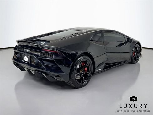 Used 2021 Lamborghini Huracan EVO image 6