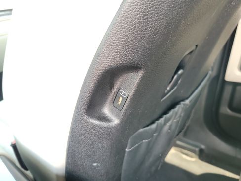 Used 2024 Kia Telluride EX w/ EX Captain's Chair Package FWD image 13