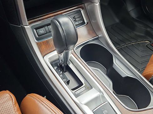 Used 2020 Subaru Ascent Touring image 33