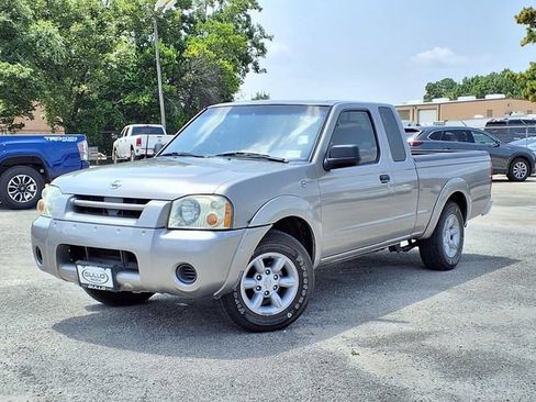 Used 2004 Nissan Frontier XE w/ (VTP) Value Truck Pkg RWD image 1