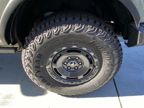 New 2025 Ford Bronco Badlands image 7