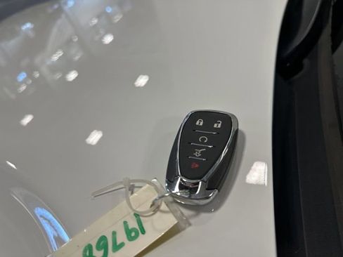 Used 2024 Chevrolet Equinox LT image 36