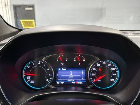 Used 2023 Chevrolet Equinox RS AWD/4WD image 9