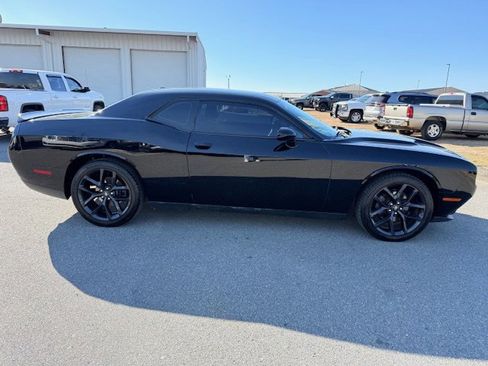 Used 2021 Dodge Challenger SXT w/ Blacktop Package image 5