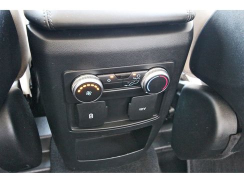 Used 2020 Ford Explorer XLT AWD/4WD image 16