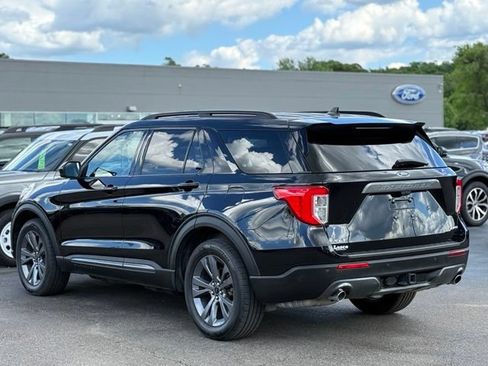 Used 2023 Ford Explorer XLT w/ Equipment Group 202A AWD/4WD image 41