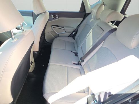 Used 2024 Kia Soul EX FWD image 11