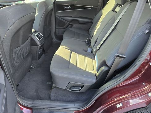 Used 2019 Kia Sorento LX w/ Option Group 020 image 21