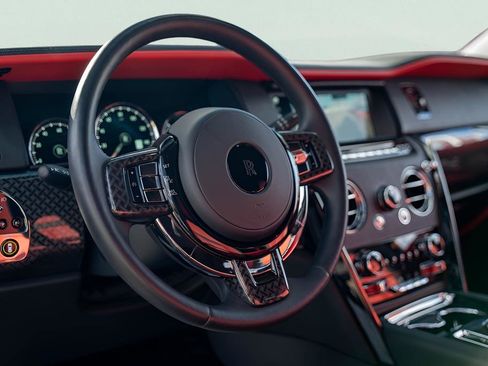 Used 2022 Rolls-Royce Cullinan Black Badge AWD/4WD image 25