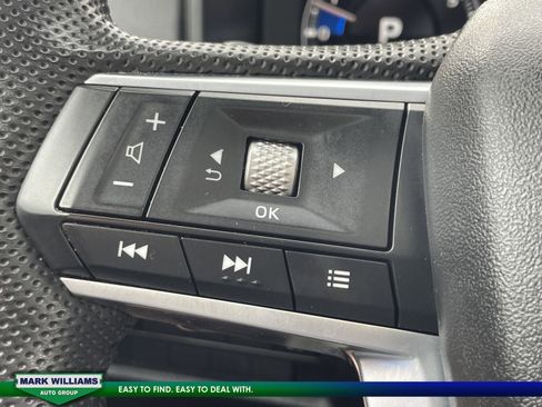 Used 2023 Mitsubishi Outlander SEL image 38