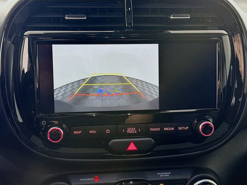 Used 2022 Kia Soul EX FWD image 23