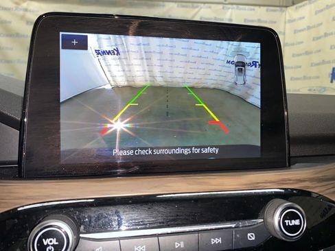 Used 2020 Ford Escape Titanium AWD/4WD image 22