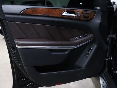 Used 2016 Mercedes-Benz GL 550 4MATIC image 9