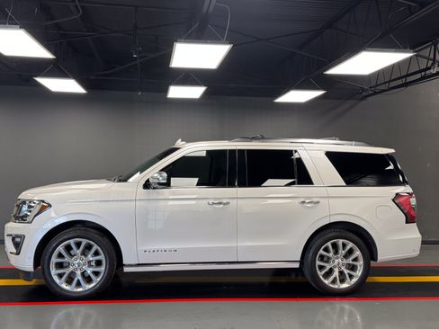Used 2018 Ford Expedition Platinum AWD/4WD image 3