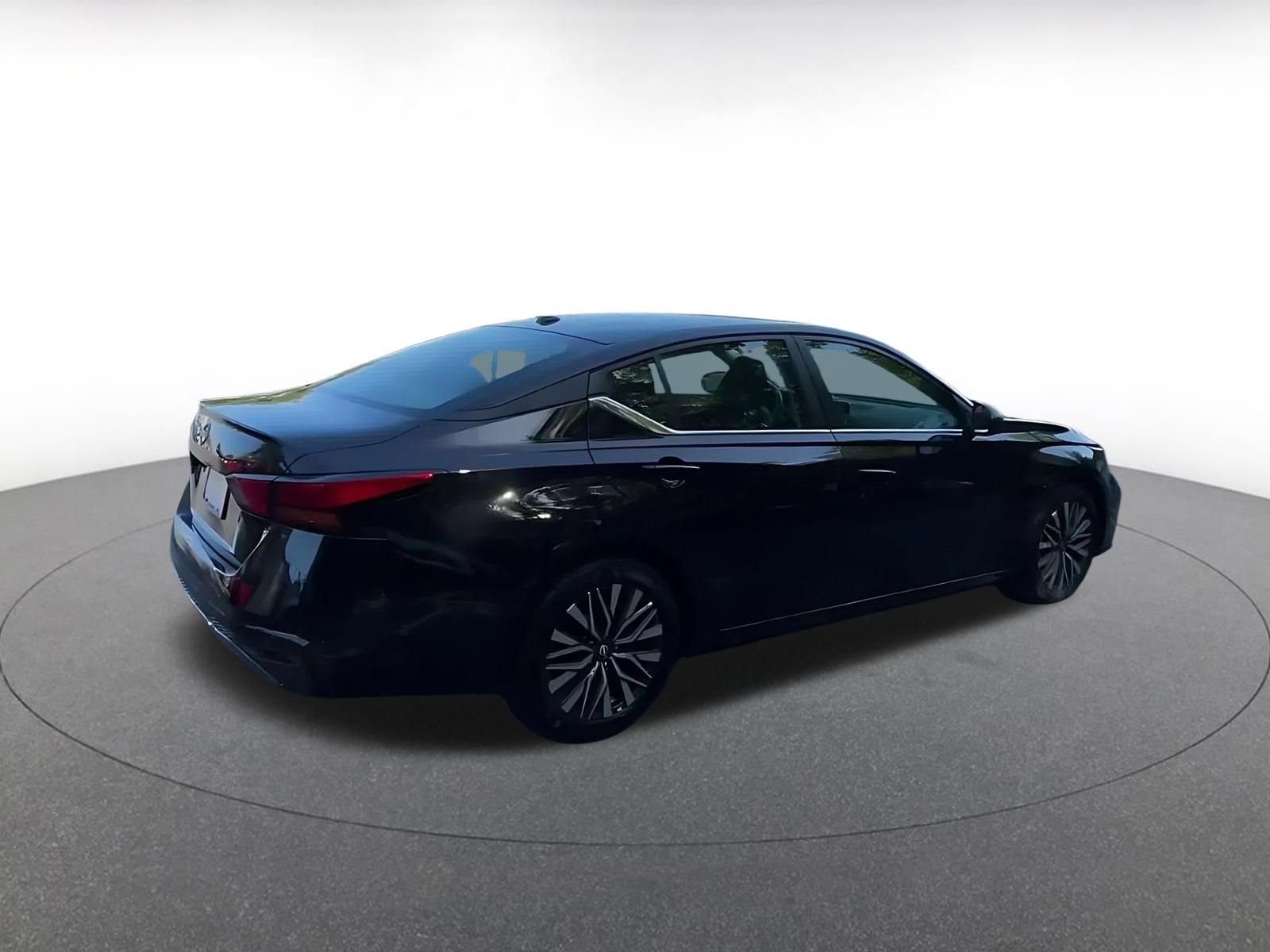 Used 2026 Nissan Altima 2.5 SV FWD image 13
