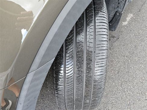 Used 2024 Kia Telluride EX w/ EX Captain's Chair Package image 24